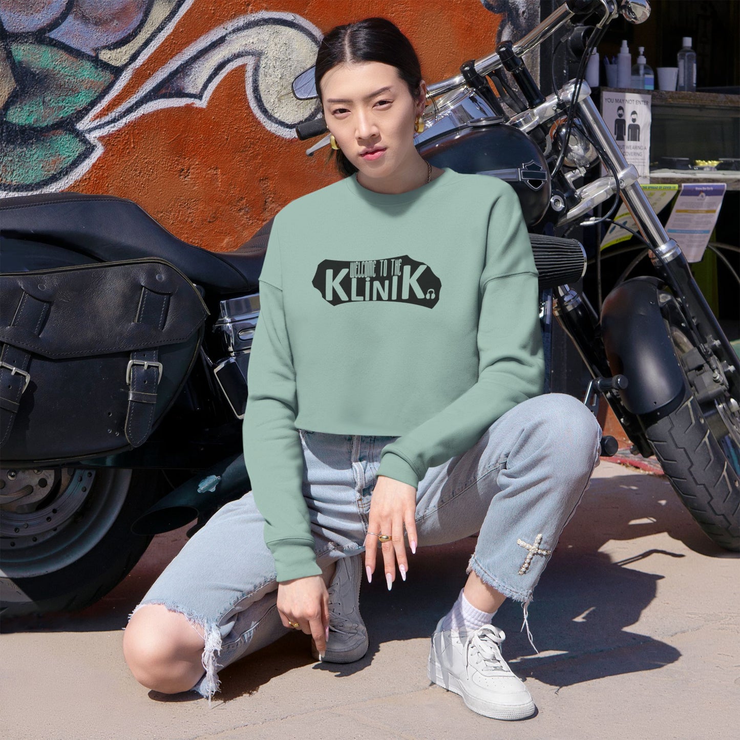Cropped Sweatshirt - Feel the Klinik Vibe